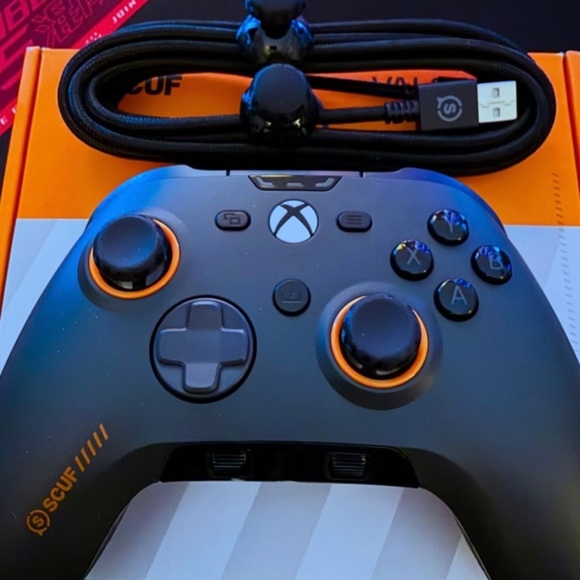 Pro wired Xbox controller. - Picture 3 of 4